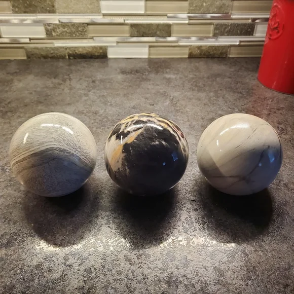 Home Decor - Picture 1 of 2